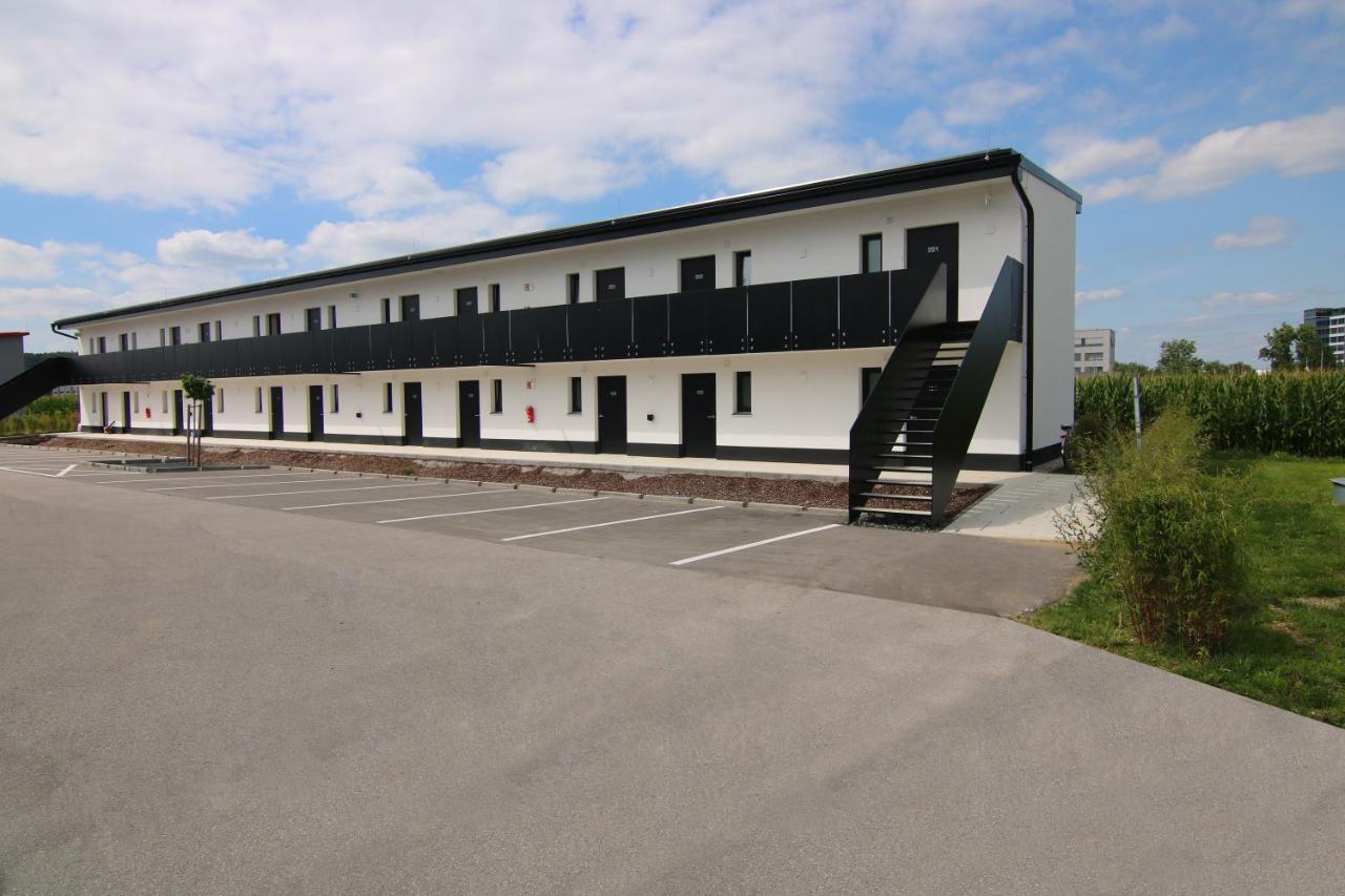Me Hotel By Wmm Hotels Meitingen Exterior photo