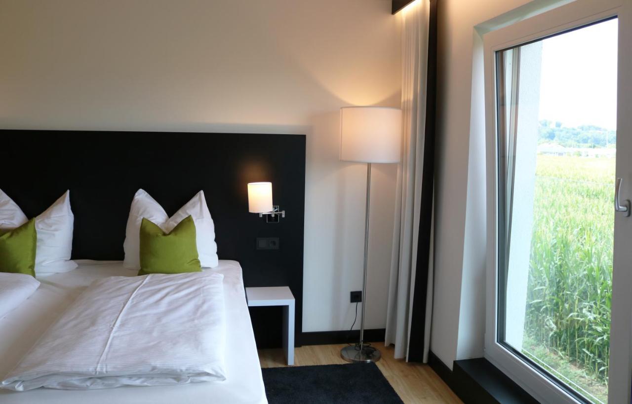 Me Hotel By Wmm Hotels Meitingen Exterior photo